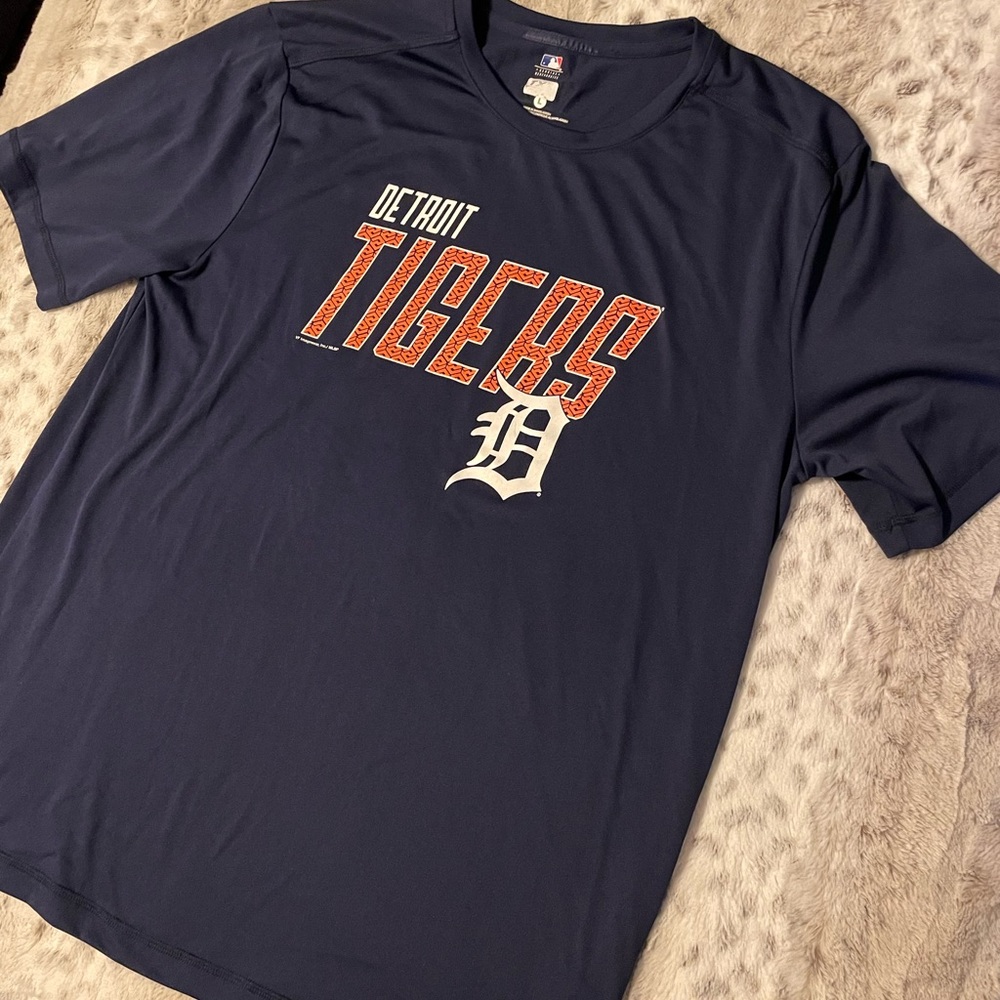 MLB Detroit Tigers shirt